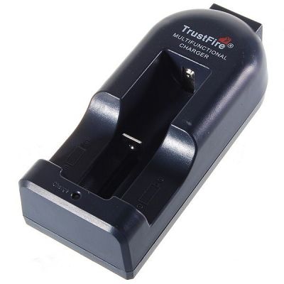 Зарядное устройство TrustFire TR-002 для литиевых аккумуляторов