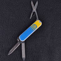 Нож складной, мультитул Victorinox Classic SD Ukraine Герб (58мм, 7 функций), желто-голубой 0.6223.7