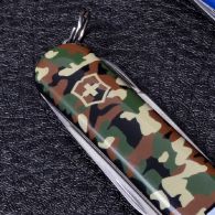Нож складной, мультитул Victorinox Classic SD (58мм, 7 функций), камуфляжный 0.6223.94