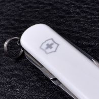Нож складной, мультитул Victorinox Classic SD Ukraine Козак (58мм, 7 функций), белый 0.6223.7R2