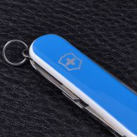 Нож складной, мультитул Victorinox Classic SD Ukraine Герб (58мм, 7 функций), желто-голубой 0.6223.7