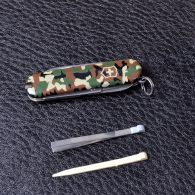 Нож складной, мультитул Victorinox Classic SD (58мм, 7 функций), камуфляжный 0.6223.94