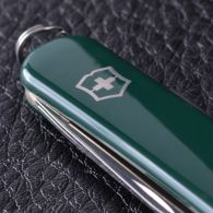 Нож складной, мультитул Victorinox Classic SD (58мм, 7 функций), зеленый 0.6223.4