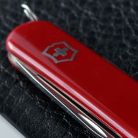 Нож складной, мультитул Victorinox Classic SD (58мм, 7 функций), красный 0.6223
