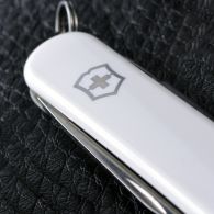 Нож складной, мультитул Victorinox Classic SD (58мм, 7 функций), белый 0.6223.7