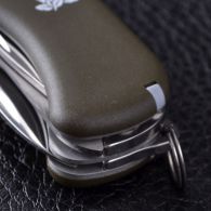 Нож складной, мультитул Victorinox Hunter (111мм, 12 функций), зеленый 0.8873.4