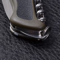 Нож складной, мультитул Victorinox Rangergrip 61 Onehand (130мм,11 функций),зелено-черный 0.9553.MC4